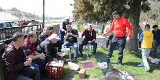 Fidan dikenlerin öğle yemeği 2016